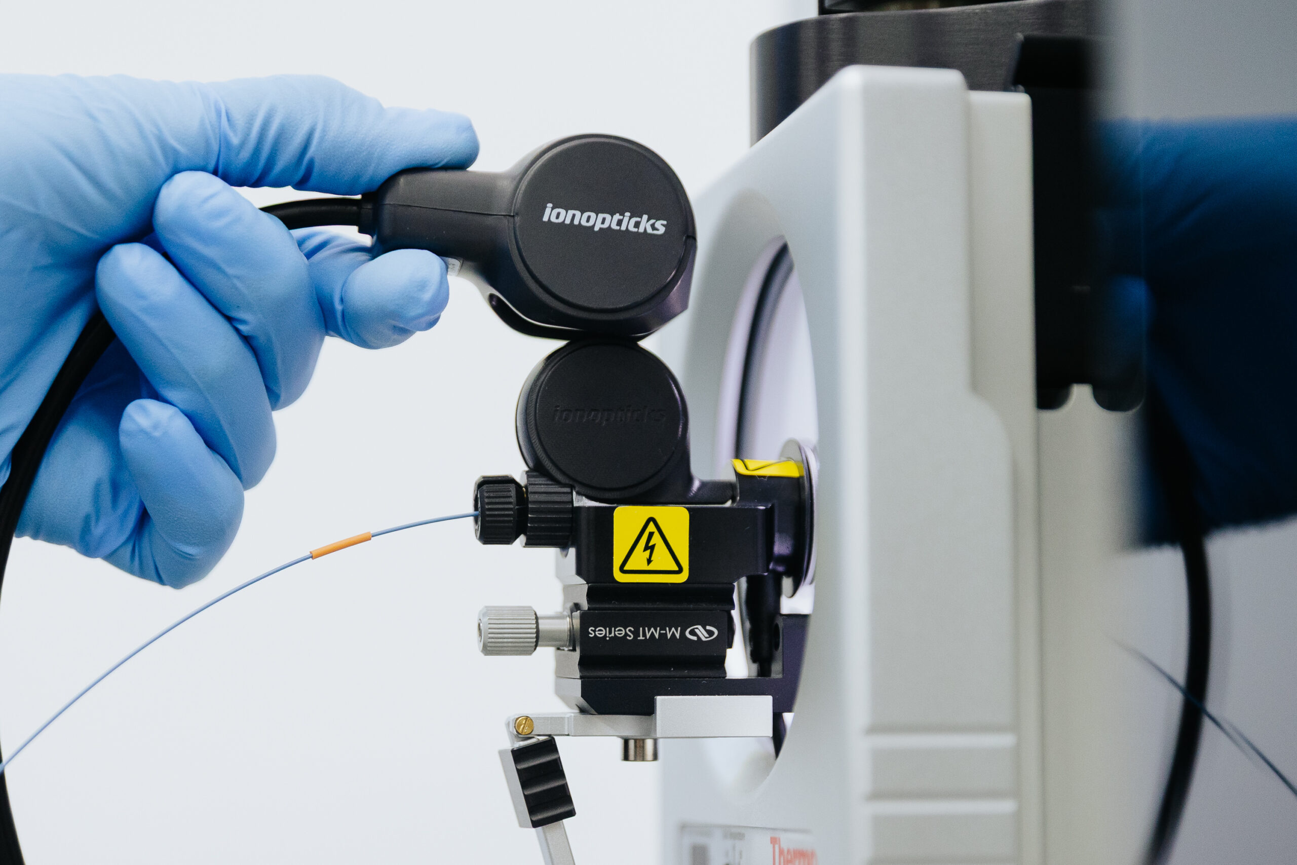 IonOpticks 5cm housing being installed on thermo easy spray